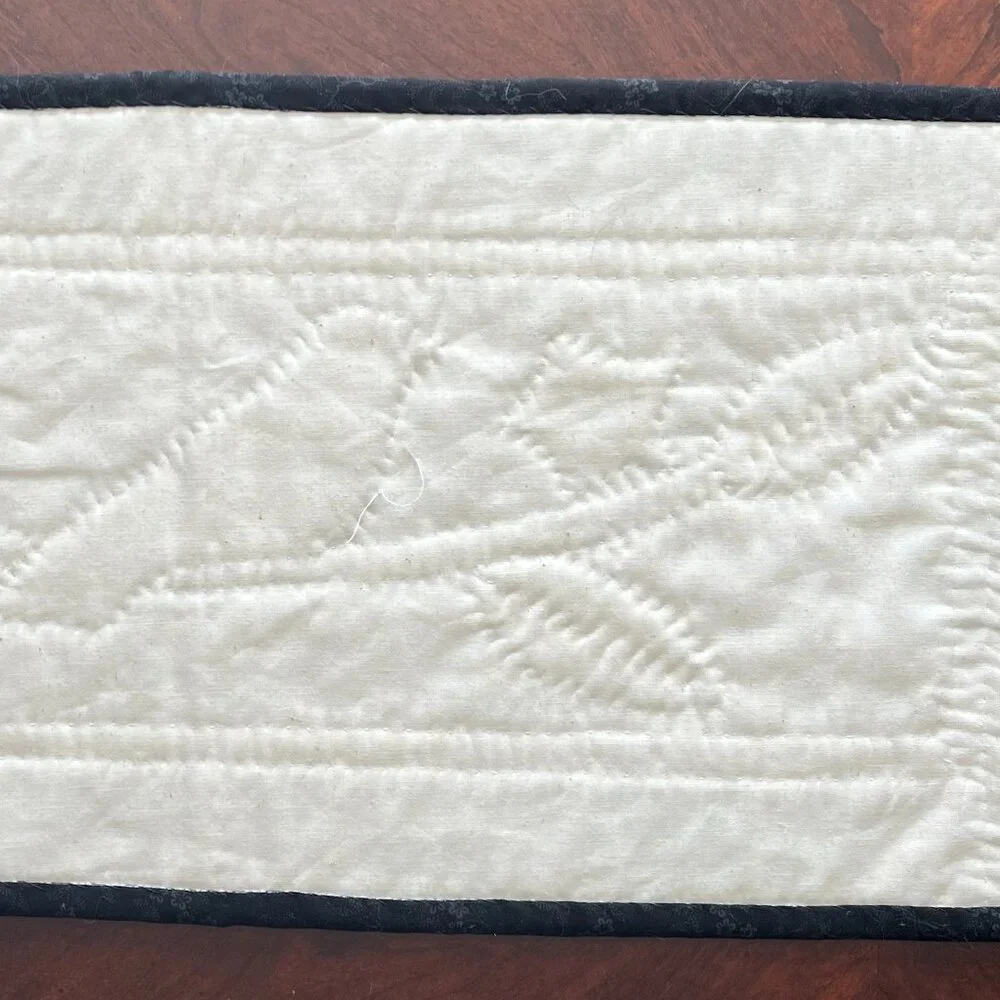 Handcrafted Appliqué Folk Art BLACK BIRD Quilt Table Runner / Topper ~ Handmade - Picture 12 of 13